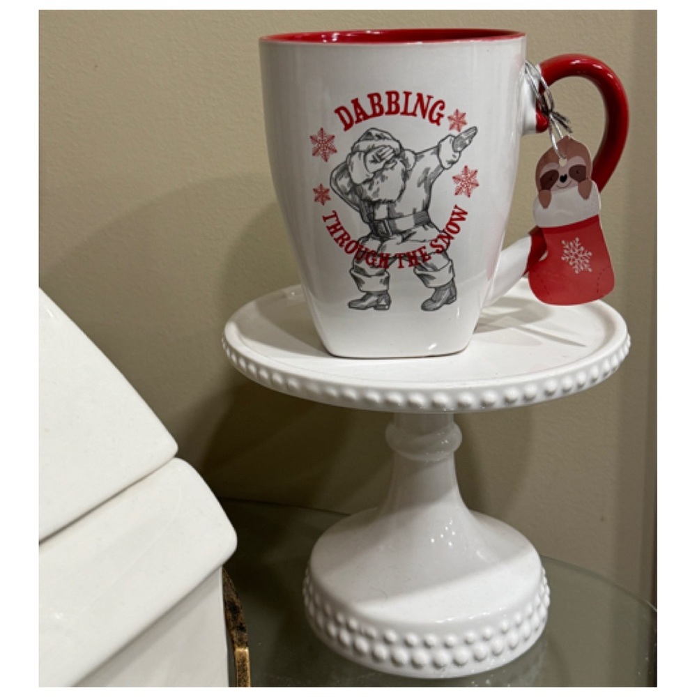 NEW 10 Strawberry Street Dabbing Through The Snow Mug 🎅🏻
